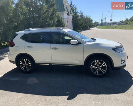 Белый Ниссан ИксТрейл, объемом двигателя 1.6 л и пробегом 112 тыс. км за 18200 $, фото 2 на Automoto.ua