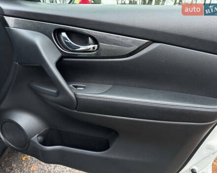 Белый Ниссан ИксТрейл, объемом двигателя 2.49 л и пробегом 134 тыс. км за 14999 $, фото 49 на Automoto.ua