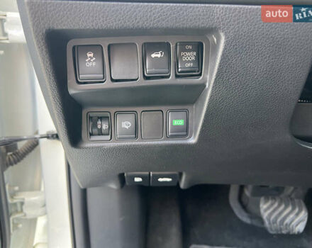 Белый Ниссан ИксТрейл, объемом двигателя 2 л и пробегом 47 тыс. км за 22000 $, фото 16 на Automoto.ua