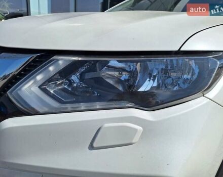 Ніссан ІксТрейл 2018 у Львові на Automoto.ua Білий Ніссан ІксТрейл, об'ємом двигуна 1.6 л та пробігом 148 тис. км за 20200 $, фото 3 на Automoto.ua