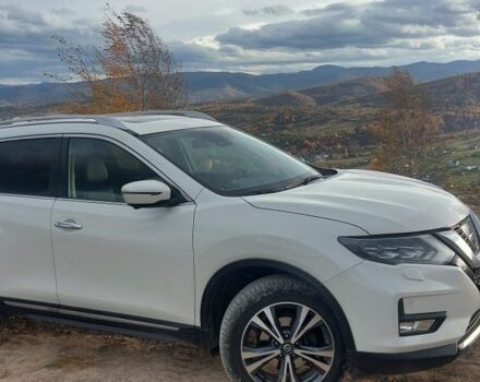 Белый Ниссан ИксТрейл, объемом двигателя 2.5 л и пробегом 160 тыс. км за 24000 $, фото 2 на Automoto.ua