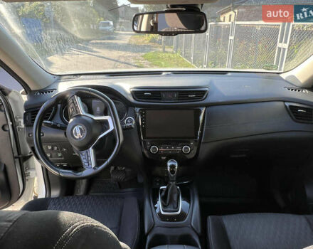 Белый Ниссан ИксТрейл, объемом двигателя 2.49 л и пробегом 130 тыс. км за 16800 $, фото 19 на Automoto.ua