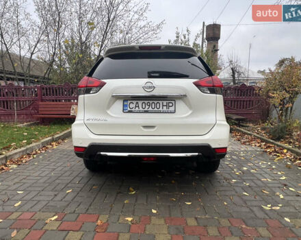 Белый Ниссан ИксТрейл, объемом двигателя 2.49 л и пробегом 199 тыс. км за 20500 $, фото 3 на Automoto.ua