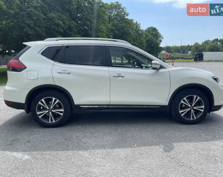 Белый Ниссан ИксТрейл, объемом двигателя 2 л и пробегом 100 тыс. км за 24200 $, фото 8 на Automoto.ua