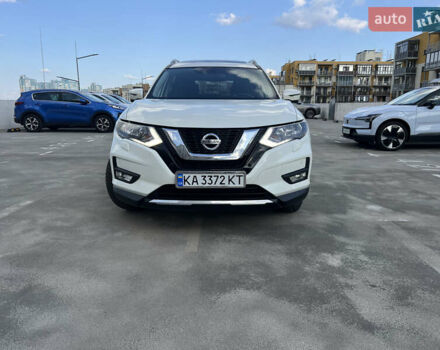 Белый Ниссан ИксТрейл, объемом двигателя 2 л и пробегом 47 тыс. км за 22000 $, фото 4 на Automoto.ua