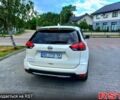 Белый Ниссан ИксТрейл, объемом двигателя 1.6 л и пробегом 220 тыс. км за 15950 $, фото 2 на Automoto.ua