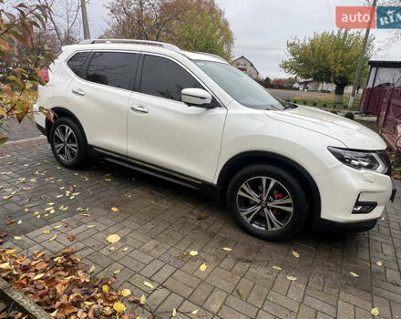 Белый Ниссан ИксТрейл, объемом двигателя 2.49 л и пробегом 199 тыс. км за 20500 $, фото 1 на Automoto.ua