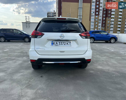 Белый Ниссан ИксТрейл, объемом двигателя 2 л и пробегом 47 тыс. км за 22000 $, фото 5 на Automoto.ua