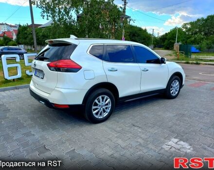 Белый Ниссан ИксТрейл, объемом двигателя 1.6 л и пробегом 220 тыс. км за 15950 $, фото 3 на Automoto.ua
