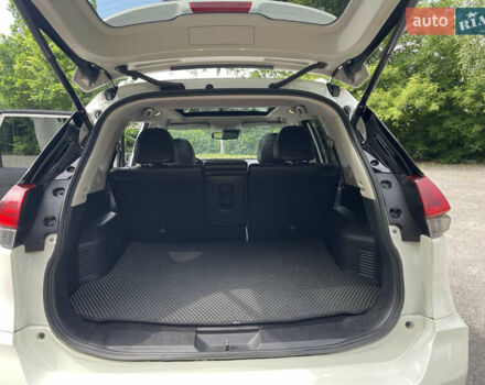 Белый Ниссан ИксТрейл, объемом двигателя 2 л и пробегом 100 тыс. км за 24200 $, фото 13 на Automoto.ua