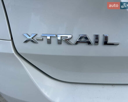 Белый Ниссан ИксТрейл, объемом двигателя 2 л и пробегом 47 тыс. км за 22000 $, фото 11 на Automoto.ua