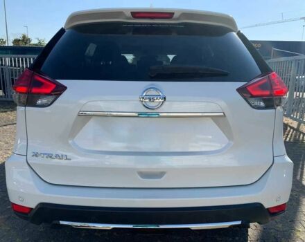 Белый Ниссан ИксТрейл, объемом двигателя 1.6 л и пробегом 40 тыс. км за 12400 $, фото 3 на Automoto.ua