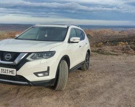 Белый Ниссан ИксТрейл, объемом двигателя 2.5 л и пробегом 160 тыс. км за 24000 $, фото 1 на Automoto.ua