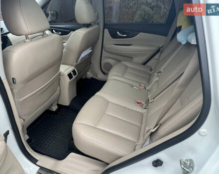 Белый Ниссан ИксТрейл, объемом двигателя 2.49 л и пробегом 199 тыс. км за 20500 $, фото 13 на Automoto.ua