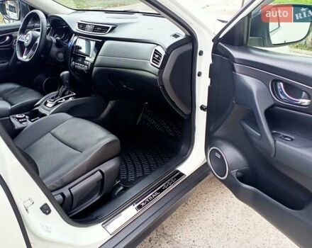 Ниссан ИксТрейл 2019 в Одессе на Automoto.ua Белый Ниссан ИксТрейл, объемом двигателя 2 л и пробегом 70 тыс. км за 22000 $, фото 50 на Automoto.ua