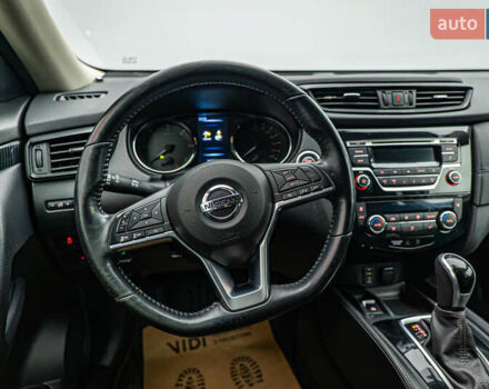 Белый Ниссан ИксТрейл, объемом двигателя 1.6 л и пробегом 141 тыс. км за 17810 $, фото 11 на Automoto.ua