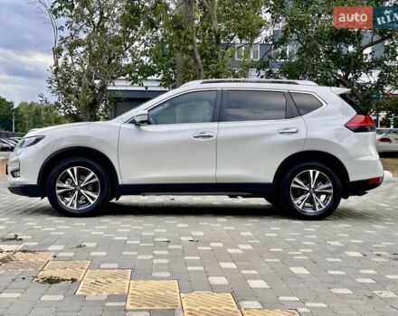 Білий Ніссан ІксТрейл, об'ємом двигуна 1.6 л та пробігом 7 тис. км за 24700 $, фото 5 на Automoto.ua