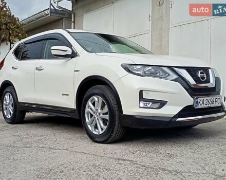 Ниссан ИксТрейл 2019 в Одессе на Automoto.ua Белый Ниссан ИксТрейл, объемом двигателя 2 л и пробегом 70 тыс. км за 22000 $, фото 4 на Automoto.ua