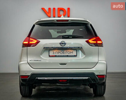 Белый Ниссан ИксТрейл, объемом двигателя 1.6 л и пробегом 141 тыс. км за 17810 $, фото 5 на Automoto.ua