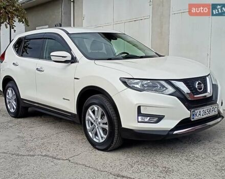 Ниссан ИксТрейл 2019 в Одессе на Automoto.ua Белый Ниссан ИксТрейл, объемом двигателя 2 л и пробегом 70 тыс. км за 22000 $, фото 3 на Automoto.ua