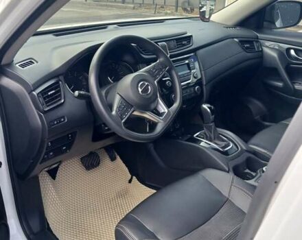 Белый Ниссан ИксТрейл, объемом двигателя 2 л и пробегом 115 тыс. км за 20500 $, фото 3 на Automoto.ua