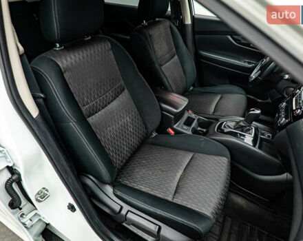 Белый Ниссан ИксТрейл, объемом двигателя 1.6 л и пробегом 141 тыс. км за 17810 $, фото 17 на Automoto.ua