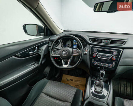 Белый Ниссан ИксТрейл, объемом двигателя 1.6 л и пробегом 141 тыс. км за 17810 $, фото 10 на Automoto.ua