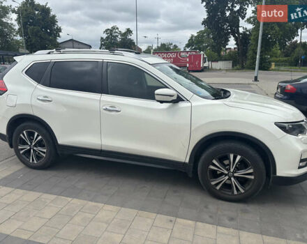 Белый Ниссан ИксТрейл, объемом двигателя 1.6 л и пробегом 107 тыс. км за 23000 $, фото 1 на Automoto.ua