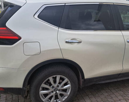 Белый Ниссан ИксТрейл, объемом двигателя 2 л и пробегом 63 тыс. км за 25550 $, фото 4 на Automoto.ua