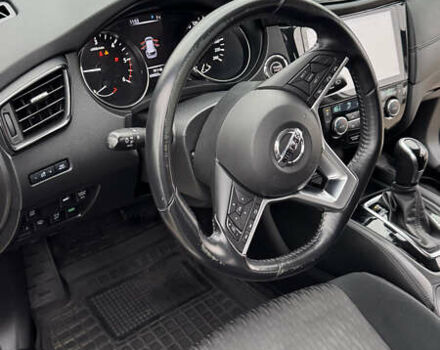 Белый Ниссан ИксТрейл, объемом двигателя 1.6 л и пробегом 70 тыс. км за 24000 $, фото 3 на Automoto.ua