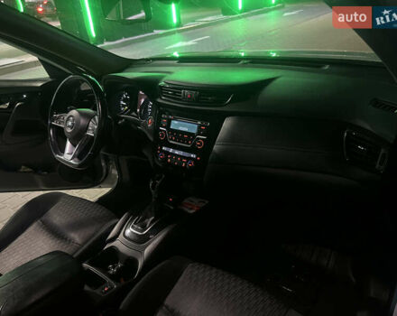 Белый Ниссан ИксТрейл, объемом двигателя 1.6 л и пробегом 98 тыс. км за 19500 $, фото 22 на Automoto.ua