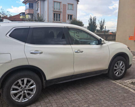 Белый Ниссан ИксТрейл, объемом двигателя 2 л и пробегом 63 тыс. км за 25550 $, фото 3 на Automoto.ua