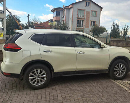 Белый Ниссан ИксТрейл, объемом двигателя 2 л и пробегом 63 тыс. км за 25550 $, фото 2 на Automoto.ua