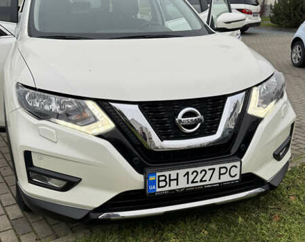 Белый Ниссан ИксТрейл, объемом двигателя 1.6 л и пробегом 70 тыс. км за 24000 $, фото 6 на Automoto.ua