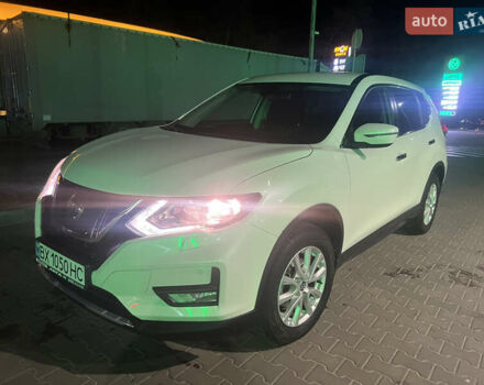 Белый Ниссан ИксТрейл, объемом двигателя 1.6 л и пробегом 98 тыс. км за 19500 $, фото 4 на Automoto.ua