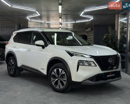 Белый Ниссан ИксТрейл, объемом двигателя 1.5 л и пробегом 37 тыс. км за 37900 $, фото 1 на Automoto.ua