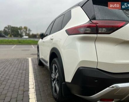 Белый Ниссан ИксТрейл, объемом двигателя 1.5 л и пробегом 68 тыс. км за 31966 $, фото 5 на Automoto.ua