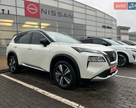 Белый Ниссан ИксТрейл, объемом двигателя 1.5 л и пробегом 68 тыс. км за 31966 $, фото 2 на Automoto.ua