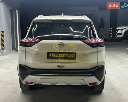 Белый Ниссан ИксТрейл, объемом двигателя 1.5 л и пробегом 67 тыс. км за 36000 $, фото 3 на Automoto.ua