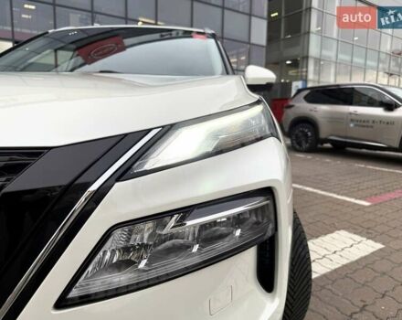 Белый Ниссан ИксТрейл, объемом двигателя 1.5 л и пробегом 61 тыс. км за 34069 $, фото 2 на Automoto.ua