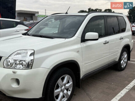 Білий Ніссан ІксТрейл, об'ємом двигуна 2 л та пробігом 255 тис. км за 10500 $, фото 1 на Automoto.ua