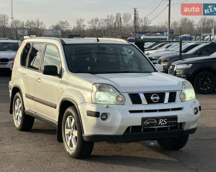 Белый Ниссан ИксТрейл, объемом двигателя 2.49 л и пробегом 199 тыс. км за 9500 $, фото 1 на Automoto.ua