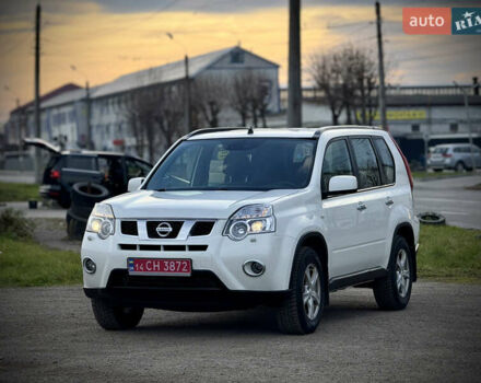 Белый Ниссан ИксТрейл, объемом двигателя 2 л и пробегом 205 тыс. км за 12350 $, фото 1 на Automoto.ua