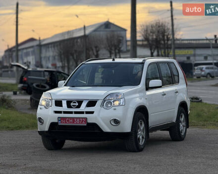 Белый Ниссан ИксТрейл, объемом двигателя 2 л и пробегом 205 тыс. км за 12350 $, фото 1 на Automoto.ua