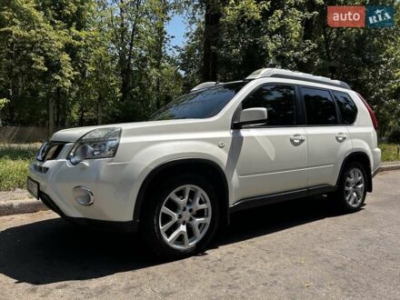 Ниссан ИксТрейл 2011 в Киеве на Automoto.ua Белый Ниссан ИксТрейл, объемом двигателя 2 л и пробегом 220 тыс. км за 14100 $, фото 1 на Automoto.ua