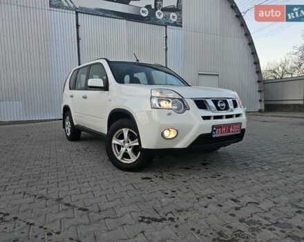Белый Ниссан ИксТрейл, объемом двигателя 2 л и пробегом 205 тыс. км за 10799 $, фото 1 на Automoto.ua