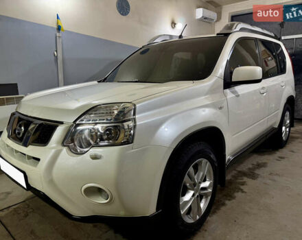 Белый Ниссан ИксТрейл, объемом двигателя 2.5 л и пробегом 159 тыс. км за 12800 $, фото 1 на Automoto.ua