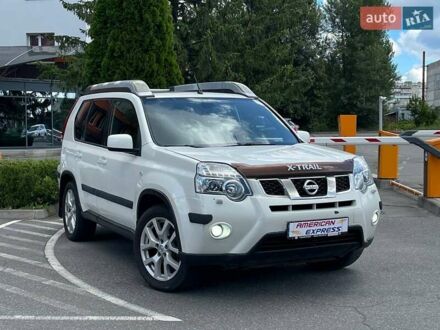 Ниссан ИксТрейл 2012 в Киеве на Automoto.ua Белый Ниссан ИксТрейл, объемом двигателя 2 л и пробегом 223 тыс. км за 10900 $, фото 1 на Automoto.ua