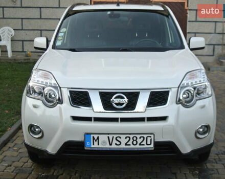 Білий Ніссан ІксТрейл, об'ємом двигуна 2 л та пробігом 230 тис. км за 13999 $, фото 1 на Automoto.ua