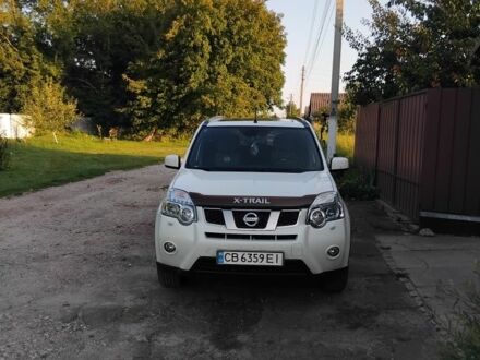 Белый Ниссан ИксТрейл, объемом двигателя 2 л и пробегом 145 тыс. км за 14000 $, фото 1 на Automoto.ua
